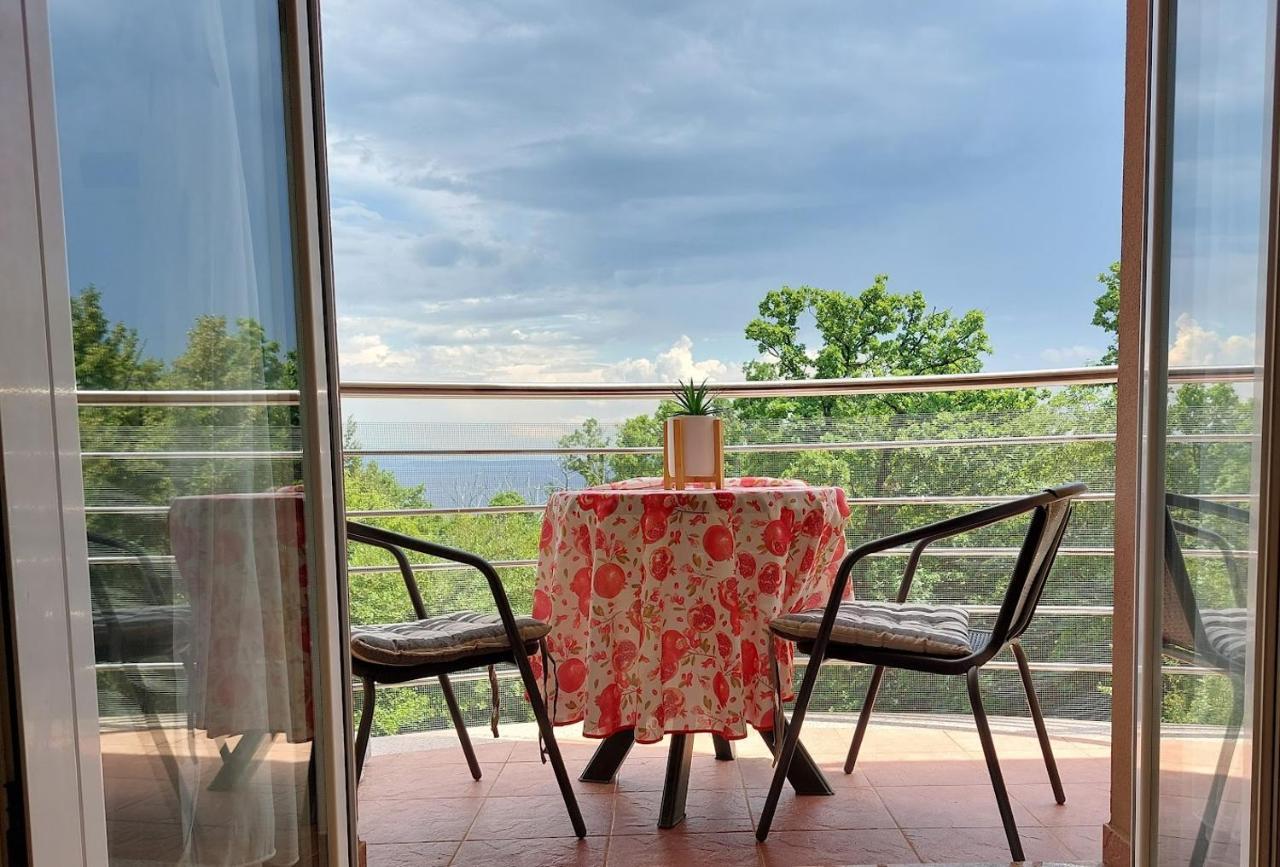 Starry Night - Smart Tv, Extra Big Bed, Big Bathtub, Private Parking, Sea View, Wifi, 2Bedrooms Volosko Exterior photo